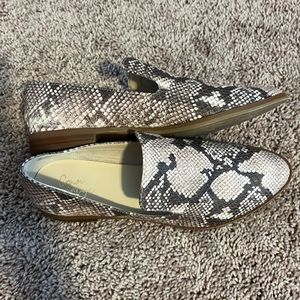 Crown Vintage Snakeskin Loafers - Size 8